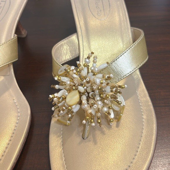 Talbots Gold Leather Jewelled Beaded Mule Elegant Dress Sandals Low Heel Size 7 - Picture 9 of 16